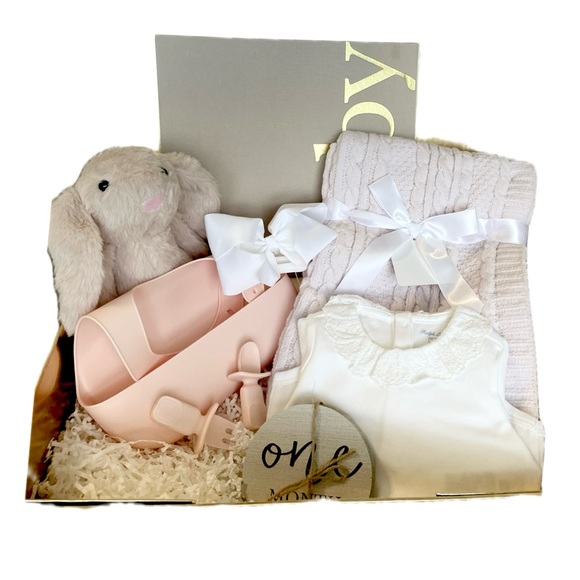 Ralph Lauren Baby Girl Gift Set - Picture 3 of 17
